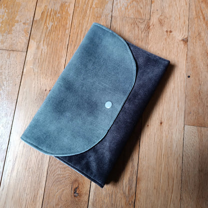 Pochette grise à 3 compartiments en tissus upcyclé, entièrement doublée