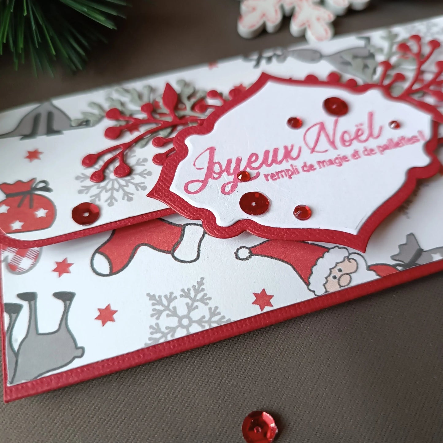 Pochette de Noël pour carte-cadeau, rouge, blanche et grise