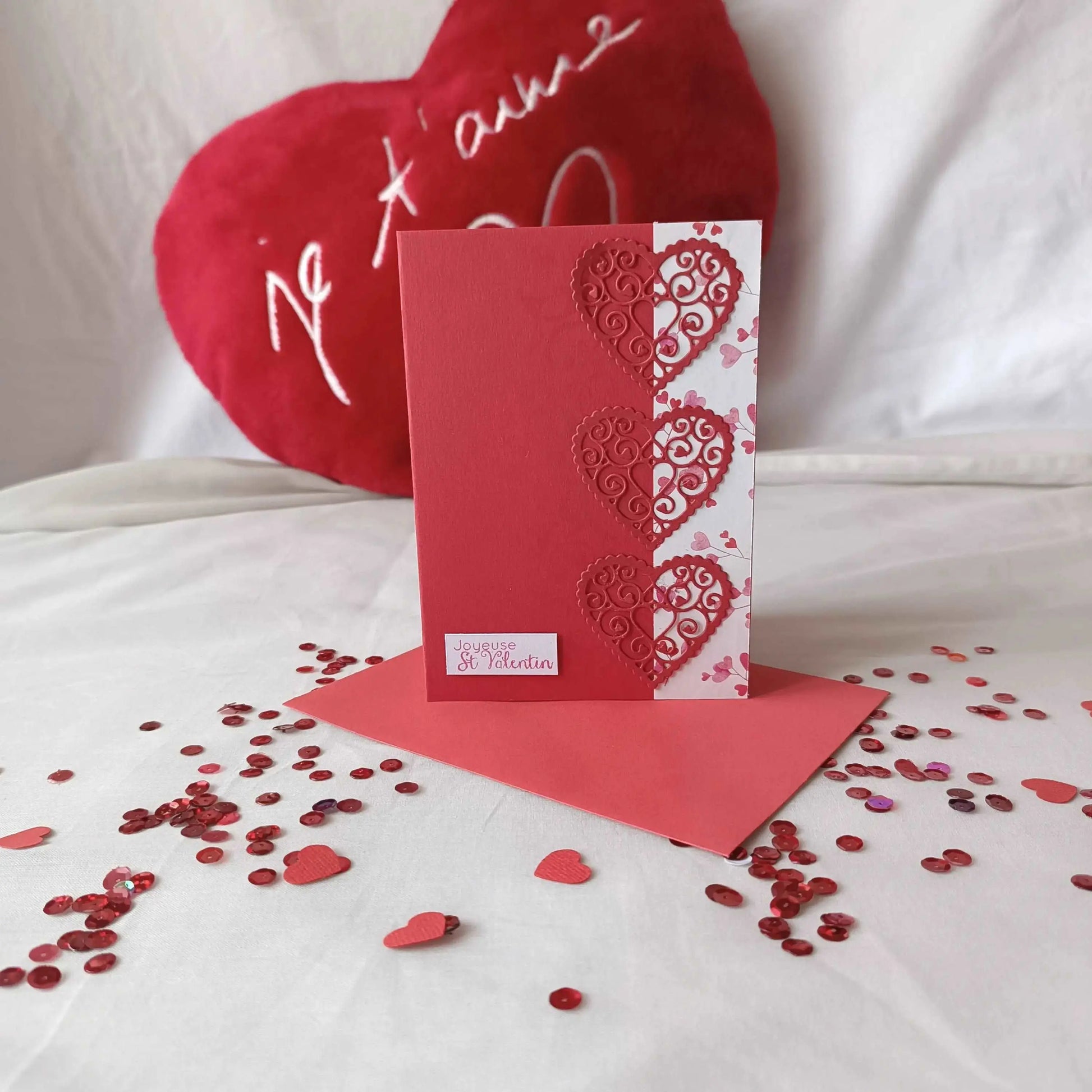 Carte de saint valentin rouge, cadeau saint valentin 2024, idée cadeau saint valentin, cadeau saint valentin femme, cadeau saint valentin homme, carte de saint valentin 2024, saint valentin 2024, cadeau saint valentin ado, carte amoureux, carte d amour, je t aime, fêter l amour, célébrer l amour