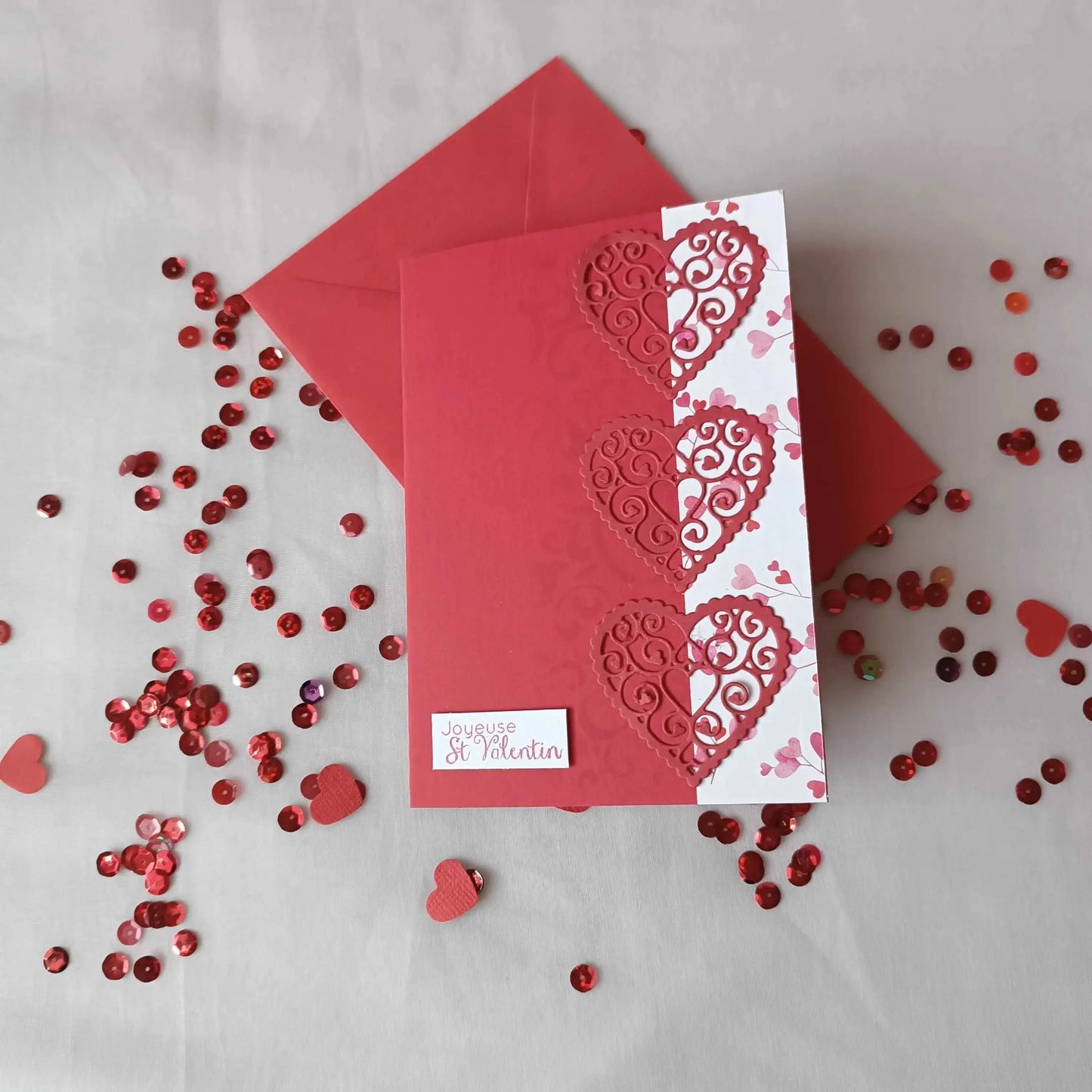 Carte de saint valentin rouge, cadeau saint valentin 2024, idée cadeau saint valentin, cadeau saint valentin femme, cadeau saint valentin homme, carte de saint valentin 2024, saint valentin 2024, cadeau saint valentin ado, carte amoureux, carte d amour, je t aime, fêter l amour, célébrer l amour