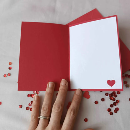 Carte de saint valentin rouge, cadeau saint valentin 2024, idée cadeau saint valentin, cadeau saint valentin femme, cadeau saint valentin homme, carte de saint valentin 2024, saint valentin 2024, cadeau saint valentin ado, carte amoureux, carte d amour, je t aime, fêter l amour, célébrer l amour