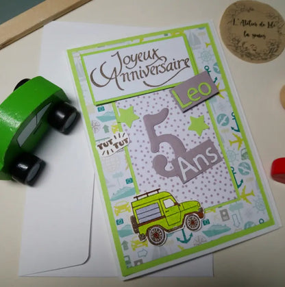 Carte Joyeux anniversaire verte,  véhicule 4x4