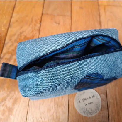 Trousse rectangulaire upcycling jeans, entièrement doublée