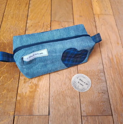 Trousse rectangulaire upcycling jeans, entièrement doublée