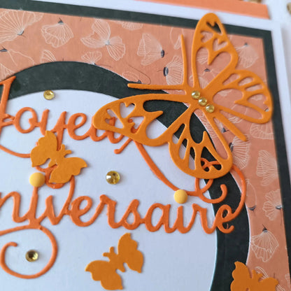 Carte anniversaire femme personnalisable orange de L'Atelier de Lili la souris, carte de vœux, jolie carte anniversaire fait main, jolie carte anniversaire, joli carte anniversaire avec prénom, cadeau anniversaire personnalisé bleu et orangé, carte anniversaire femme, carte anniversaire personnalisée, carte anniversaire personnalisée, carte anniversaire pour maman, idée cadeau anniversaire