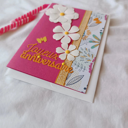 Carte anniversaire femme ou fille florale rose et jaune de L’Atelier de Lili la souris, carte de vœux, carte anniversaire faite main, jolie carte anniversaire, joli carte anniversaire rose, cadeau anniversaire fleurs, carte anniversaire femme, carte anniversaire fille, carte anniversaire fleurs blanche, carte anniversaire pour maman, idée cadeau anniversaire, idée cadeau femme