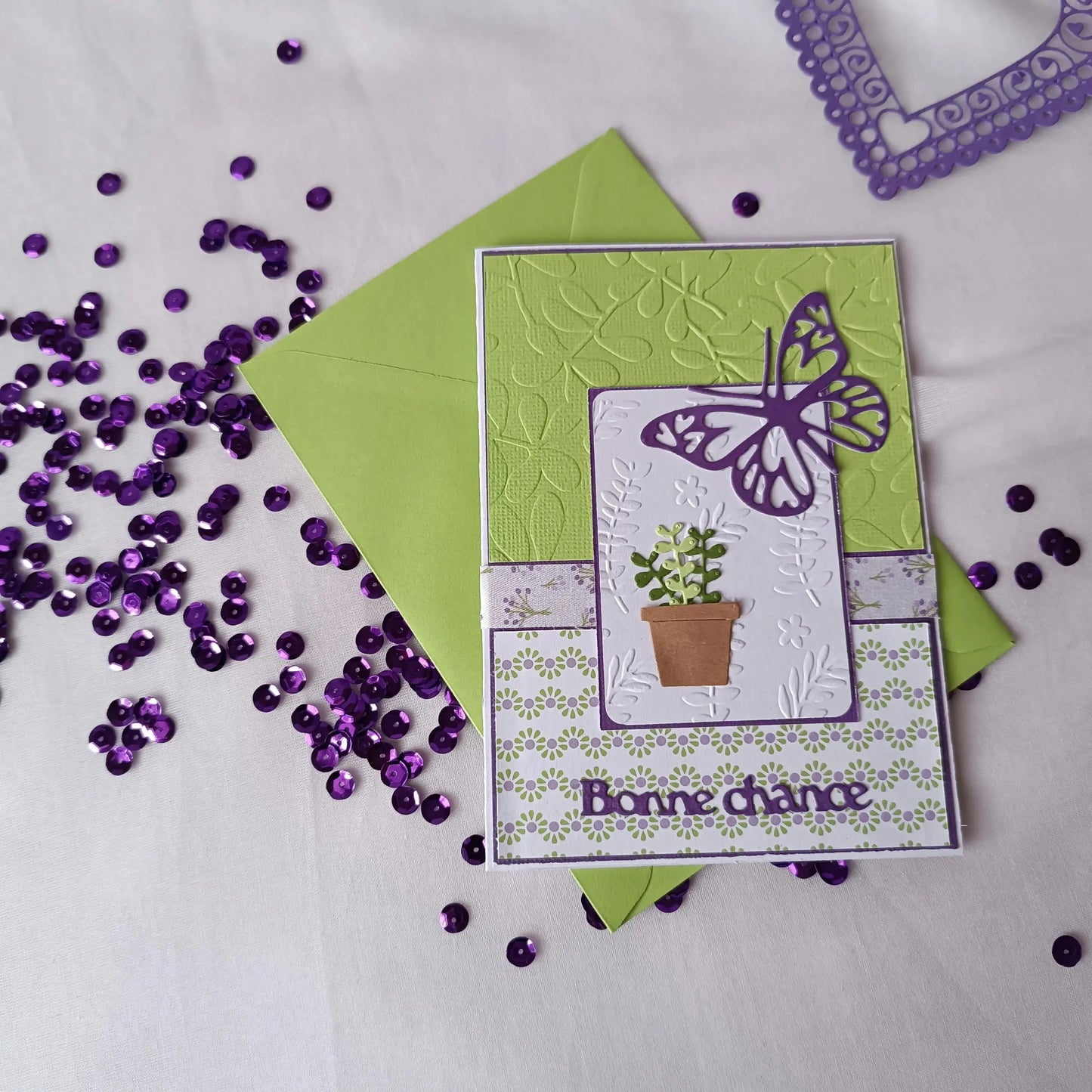 Carte de voeux départ "Bonne chance" verte et violette de L'Atelier de Lili la souris  / carte de vœux toute occasion / jolie carte bonne chance / mots pour bonne chance / carte de vœux fait-main / cadeau départ / carte de départ en retraite / carte de départ collègue / carte pour changement de vie / idée cadeau départ en retraite / cadeau changement de vie / cadeau nouvelle vie / cadeau changement de carrière