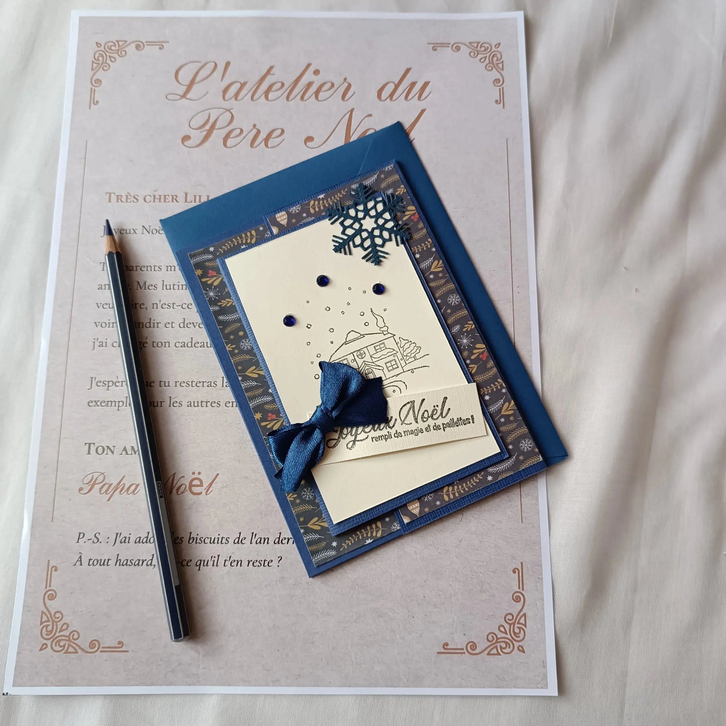 Carte noël bleu marine pour carte cadeau ou billet bleue marine de L’Atelier de Lili la souris - Carte joyeux noël - carte de Noël - carte de vœux - idée cadeau noel - carte de vœux 2025 - noël 2024 - idée cadeau noël 2024 - idée cadeau femme noel 2024 - idée cadeau homme noel 2024 - cadeau noel 2024 - jolie carte de noel