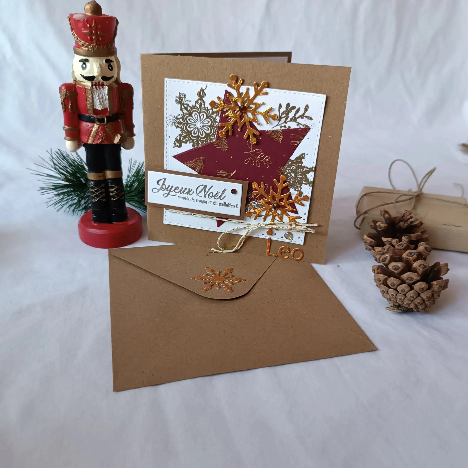 Carte de Noël - étoile Bordeaux - kraft - personnalisée L'Atelier de Lili la souris